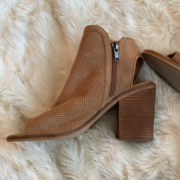 Steve Madden tan booties - Picture 3 of 6